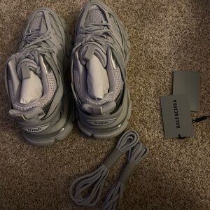 DS Grey Balenciaga shoes size 42
